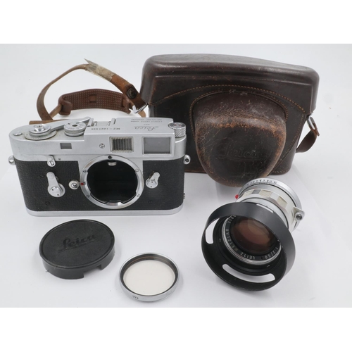 100 - Leica DBP camera S/NE M2-1021595 with Leitz Wetzlar summicrow lens, no condition issues noted, all a... 