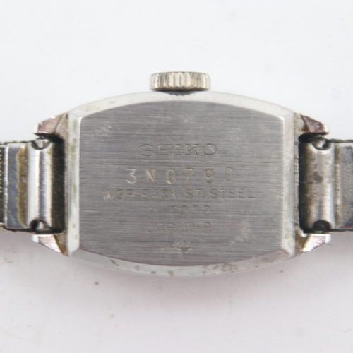 67 - Boxed ladies Seiko mechanical wristwatch, working at lotting. UK P&P Group 1 (£16+VAT for the first ... 