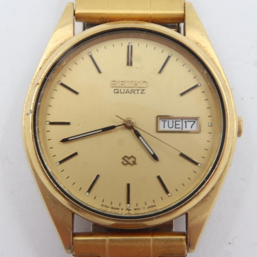 70 - Seiko quartz 5V23-8A11 gents gold tone wristwatch, requires battery. UK P&P Group 1 (£16+VAT for the... 