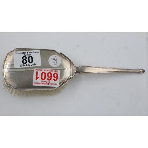 80 - Silver Art Deco hairbrush. UK P&P Group 1 (£16+VAT for the first lot and £2+VAT for subsequent lots)