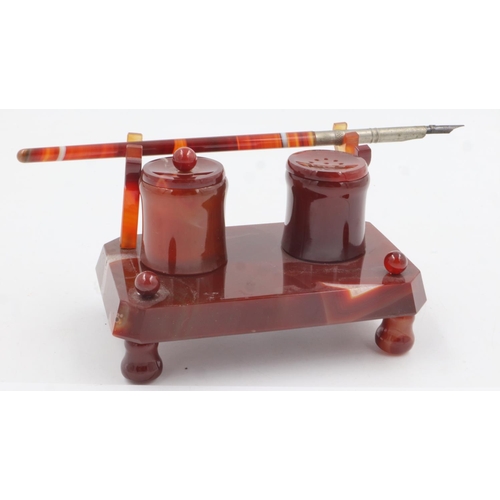 94 - 19th century banded agate desk stand, with dip pen and inkwells. UK P&P Group 2 (£20+VAT for the fir... 