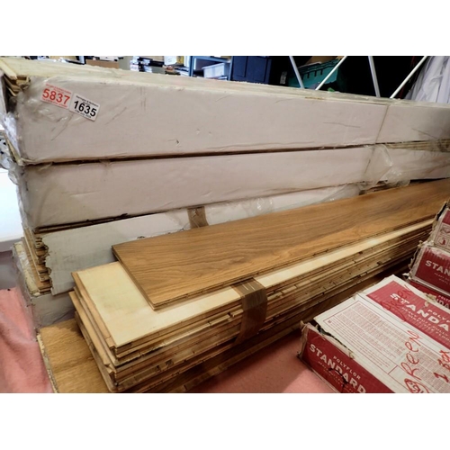 1635 - Five packs of Oak wooden flooring. Not available for in-house P&P