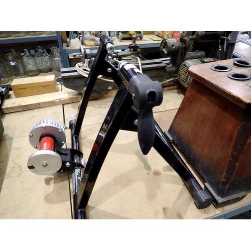 1726 - Bike Mate fluid turbo trainer. Not available for in-house P&P