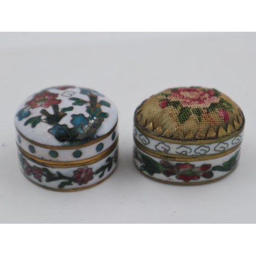 101 - Two circular enamel pill boxes, D: 30 mm. UK P&P Group 1 (£16+VAT for the first lot and £2+VAT for s... 