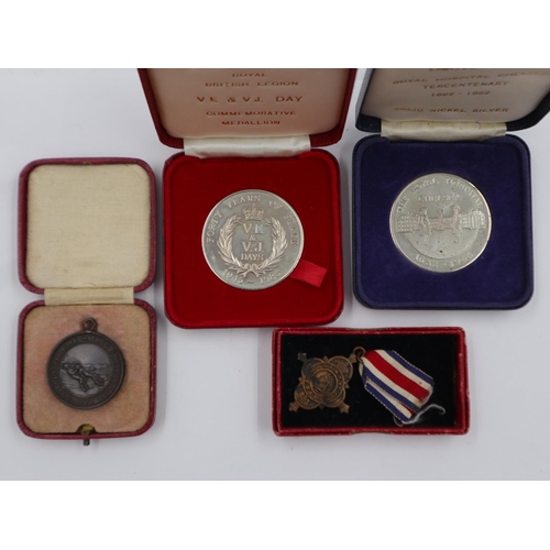 118 - Four boxed medallions. UK P&P Group 1 (£16+VAT for the first lot and £2+VAT for subsequent lots)