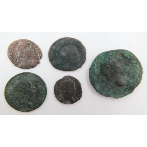 128 - Collection of five Roman coins. UK P&P Group 0 (£6+VAT for the first lot and £1+VAT for subsequent l... 