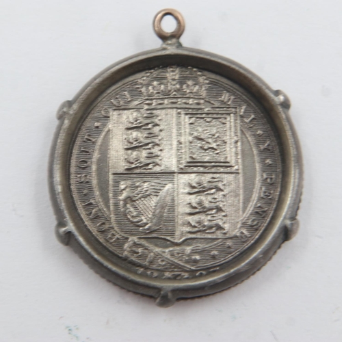 134 - 1887 silver sixpence mounted pendant. UK P&P Group 1 (£16+VAT for the first lot and £2+VAT for subse... 