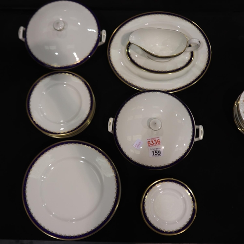 159 - Royal Worcester 'Penshurst' pattern dinnerware of twenty five pieces. Not available for in-house P&P