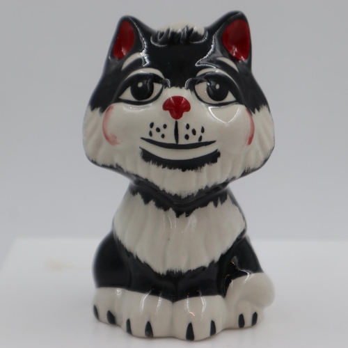 164 - Lorna Bailey cat, Tex, no cracks or chips, H: 13 cm. UK P&P Group 1 (£16+VAT for the first lot and £... 