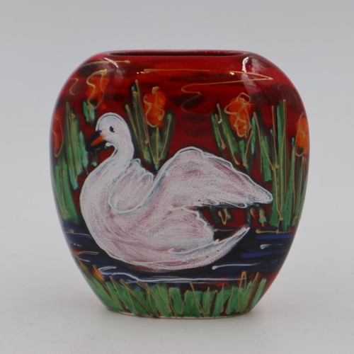 220 - Anita Harris swan vase, signed in gold, no cracks or chips, H: 12 cm. UK P&P Group 1 (£16+VAT for th... 