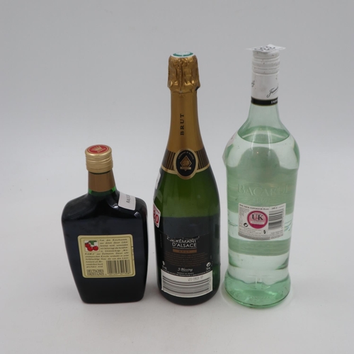 330 - 1ltr bottle of Bacardi, 50cl bottle of Kirsh and a bottle of Cremant D'Alsace. UK P&P Group 3 (£30+V... 