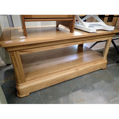 1575A - Large pine coffee table, 110 x 47 cm H. Not available for in-house P&P