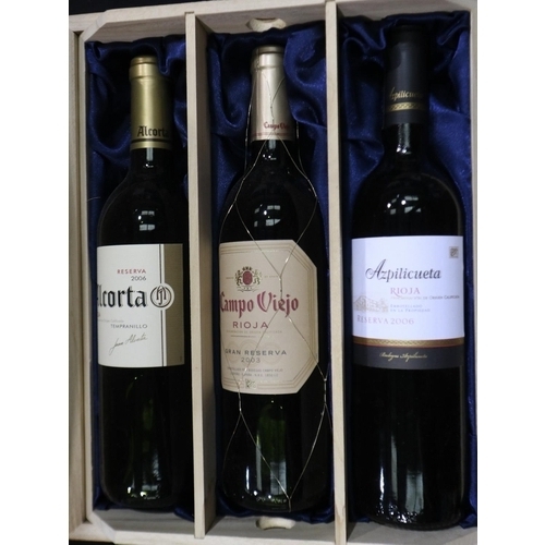 339 - Six bottles of Reserve Rioja in a wooden presentation case. Not available for in-house P&P