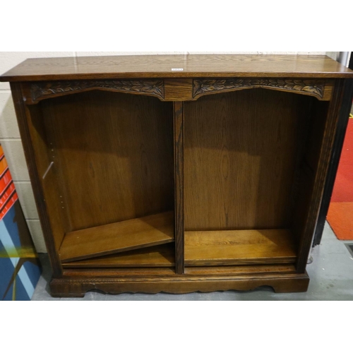 2054 - Old Charm oak open bookcase, having four adjustable shelves, 122 x 28 x 106 cm H. Not available for ... 