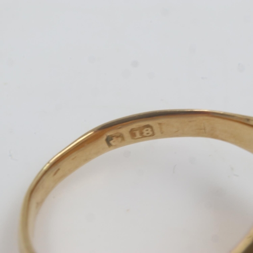 15 - 18ct gold signet ring, size P, 6.3g. UK P&P Group 0 (£6+VAT for the first lot and £1+VAT for subsequ... 