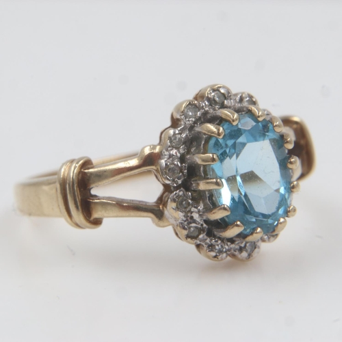 35 - 9ct gold ring set with blue topaz and diamonds, size Q/R, 3.5g. UK P&P Group 0 (£6+VAT for the first... 