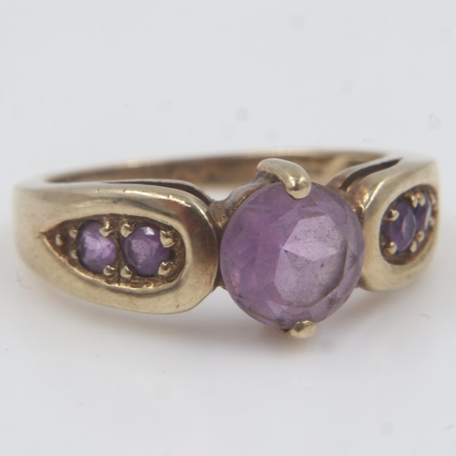 47 - 9ct gold ring set with amethyst, size N, 3.7g. UK P&P Group 0 (£6+VAT for the first lot and £1+VAT f... 