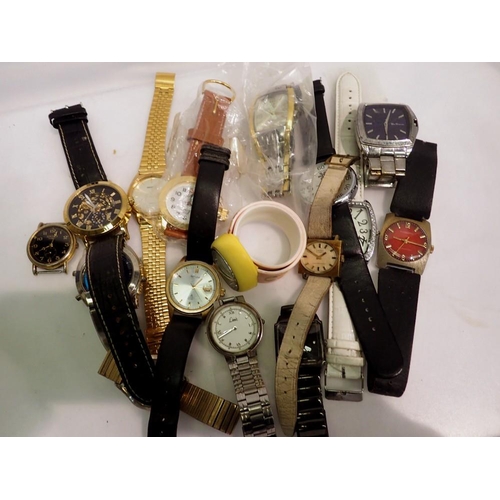 1071 - Quantity of mixed wristwatches. UK P&P Group 1 (£16+VAT for the first lot and £2+VAT for subsequent ... 