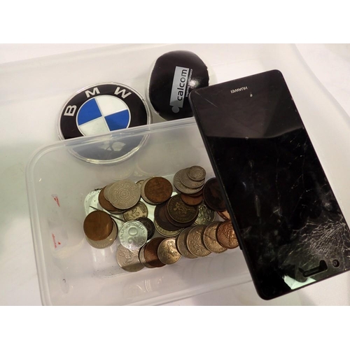 1075 - Mixed coins, collectibles and a Huawei 0197 phone. UK P&P Group 1 (£16+VAT for the first lot and £2+... 