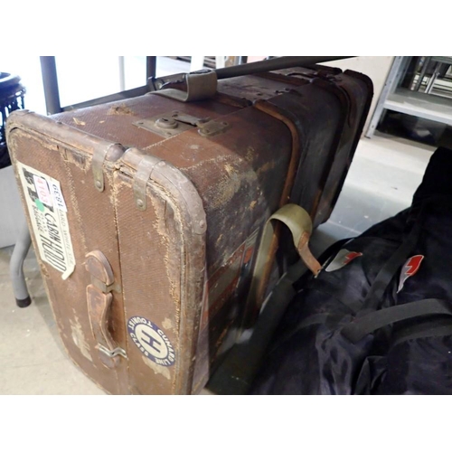 1839 - Large wooden steamer/trunk, H: 32, W: 43 cm. Not available for in-house P&P