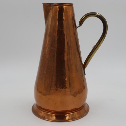 322 - Large copper and brass ewer, H: 37 cm. UK P&P Group 3 (£30+VAT for the first lot and £8+VAT for subs... 