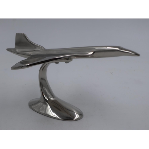 323 - Chrome Concorde on stand, L: 30 cm. UK P&P Group 2 (£20+VAT for the first lot and £4+VAT for subsequ... 