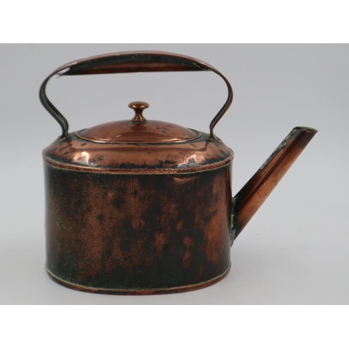 324 - Large copper kettle, H: 28 cm. UK P&P Group 3 (£30+VAT for the first lot and £8+VAT for subsequent l... 