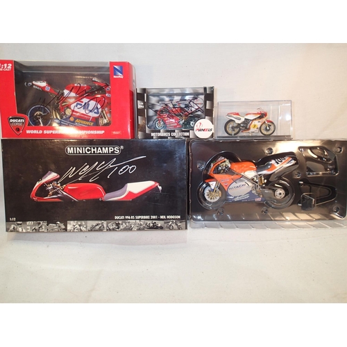 2005 - Boxed Minichamps Ducati 996RS 1:12 scale Superbike 2001, signed by Neil Hodgson. Bike and box in exc... 