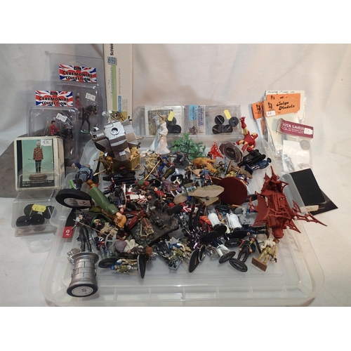 2032 - Large quantity of pewter, Warhammer, model kits and accessories ranging from sealed to playworn. UK ... 