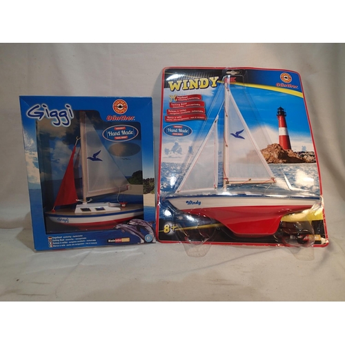 2050 - Two sailing yachts by Gunther, Giggi/Windy, boxed as new, ex shop stock. UK P&P Group 2 (£20+VAT for... 