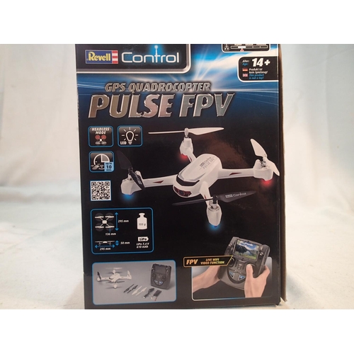 2054 - Revell control pulse FPV quadcopter with GPS home finder, as new, boxed. UK P&P Group 1 (£16+VAT for... 