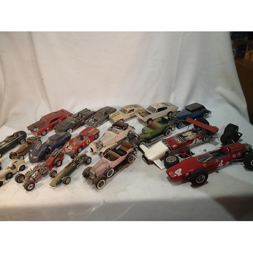 2059 - Eight part built car and bus kits, including Airfix 1/12 scale Bentley, plus eighteen built plastic ... 