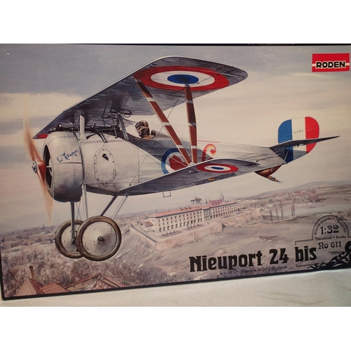 2067 - Roden 1/32 scale Nieuport, WWI biplane, as new, storage wear to box. UK P&P Group 1 (£16+VAT for the... 