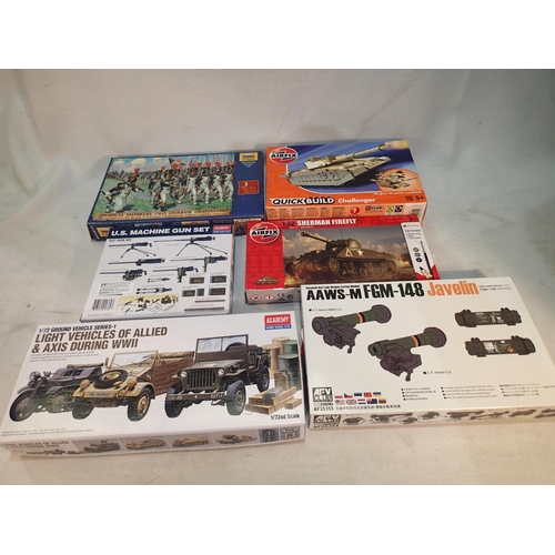 2075 - Six military related vehicle and figure kits, as new, boxed. UK P&P Group 1 (£16+VAT for the first l... 