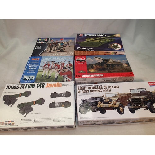 2076 - Six military related vehicle and figures plastic kits, as new, ex shop stock. UK P&P Group 1 (£16+VA... 