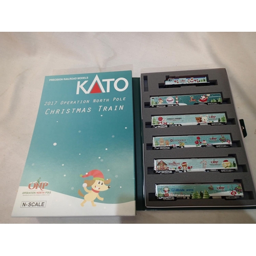 2119 - N gauge Kato 06-2017 Operation North Pole, 2017 Christmas train six unit set, excellent condition, b... 