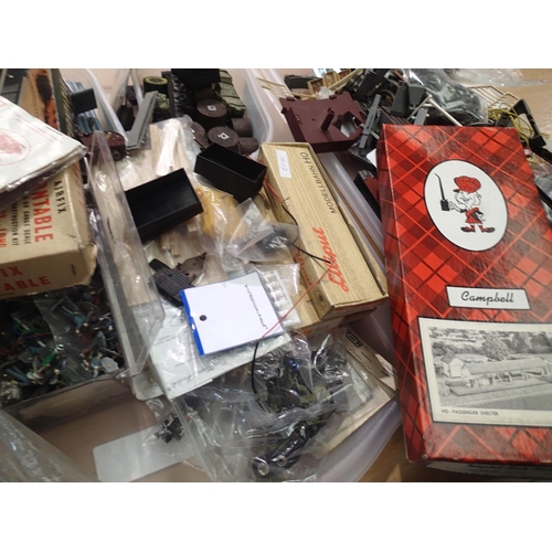 2139 - Large quantity of model railway accessories, figures, animals, vehicles, kits, lineside etc, some ne... 