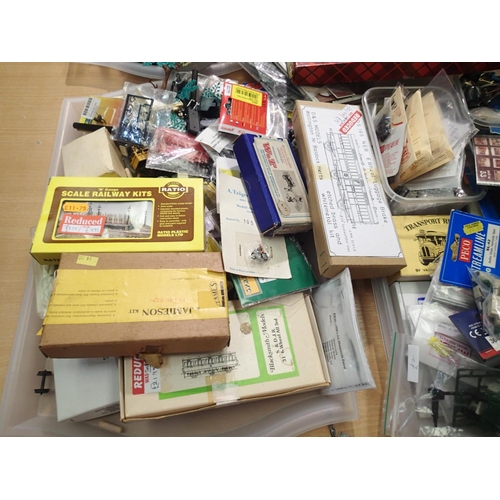 2139 - Large quantity of model railway accessories, figures, animals, vehicles, kits, lineside etc, some ne... 