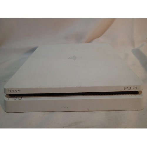 2169 - PlayStation 4. UK P&P Group 2 (£20+VAT for the first lot and £4+VAT for subsequent lots)