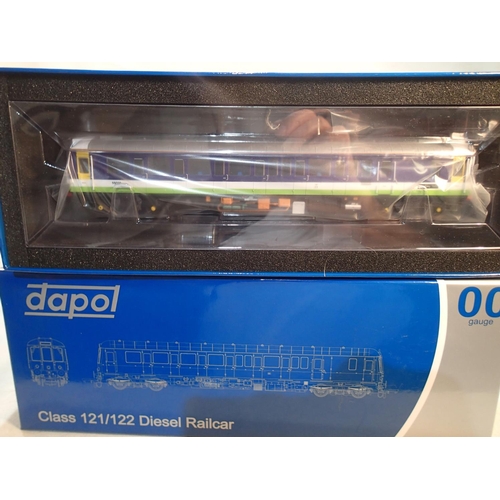 2217 - OO scale Dapol 4D-009-005, class 121 railcar, 55027 Silverlink, near mint, storage wear to box. UK P... 