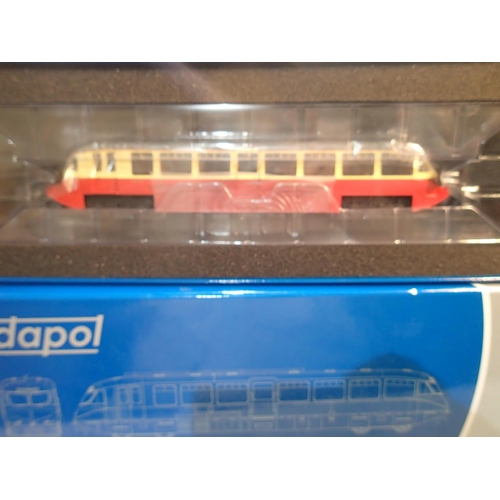 2226 - OO scale Dapol 4D-011-008 streamlined railcar, W8, BR lined carmine and cream, near mint, boxed. UK ... 