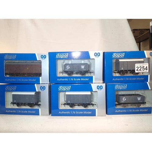 2254 - OO scale, six Dapol GWR related wagons, excellent condition in plain boxes. UK P&P Group 1 (£16+VAT ... 