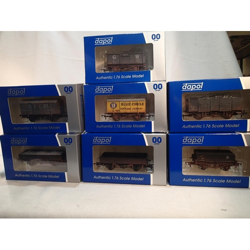 2257 - OO scale, seven Dapol weathered wagons, excellent condition, plain boxes. UK P&P Group 1 (£16+VAT fo... 