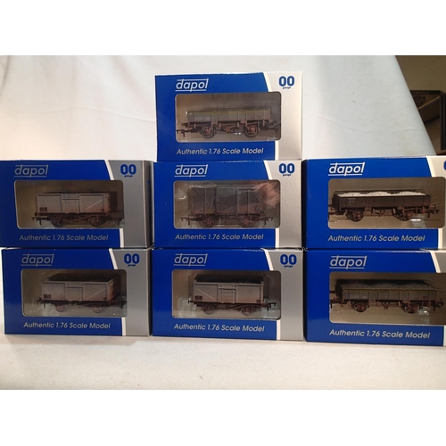 2259 - OO scale, seven Dapol wagons, weathered, excellent condition, plain boxes. UK P&P Group 1 (£16+VAT f... 