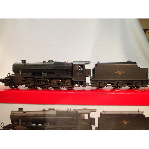 2280 - OO scale Hornby R3026, class 8F, black, late crest, 48706, heavily weathered, detail fitted, one loc... 