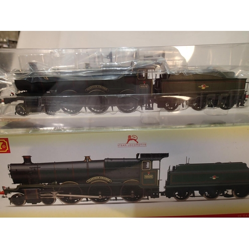 2372 - OO scale Hornby R3452, Grange class, 6825, Llanvair Grange, green, late crest, near mint, storage we... 