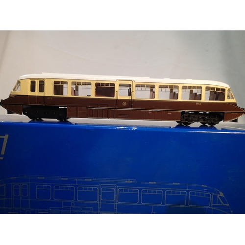 2414 - OO scale Dapol 4D-011-001, streamlined railcar, GWR chocolate/cream, No. 12, near mint, boxed. UK P&... 