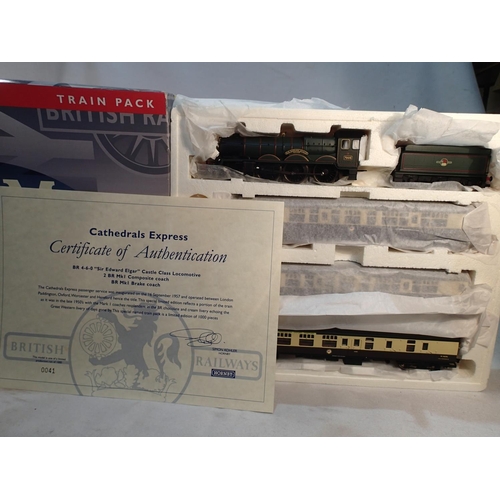 2417 - OO scale Hornby R2432, Cathedrals Express train pack, Sir Elgar 7005, BR green, late crest, with thr... 