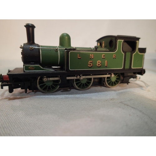 2419 - OO scale Mainline J72, LNER green, 581, excellent condition, unboxed. UK P&P Group 1 (£16+VAT for th... 