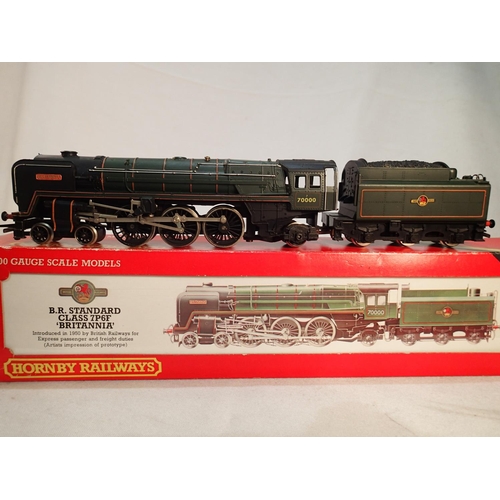 2424 - OO scale Hornby R063, Britannia, 70000, green, late crest, excellent condition, box with wear. UK P&... 